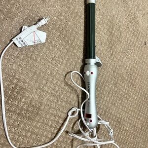 The Beachwaver Co. Silver Curling Iron